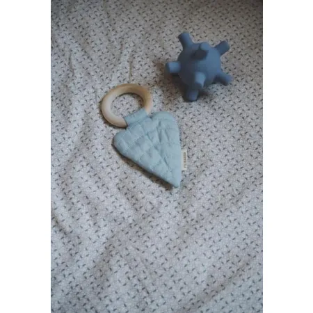 Filibabba Gryzak sensoryczny Piłka Powder Blue